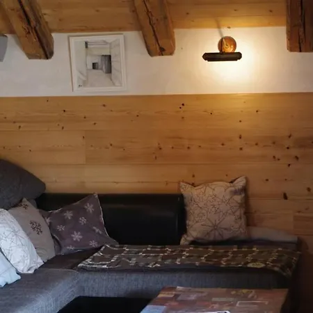 Beautiful, Atypical Loft In The Aravis Horská chata Les Clefs