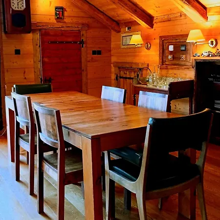 Beautiful, Atypical Loft In The Aravis Horská chata Les Clefs