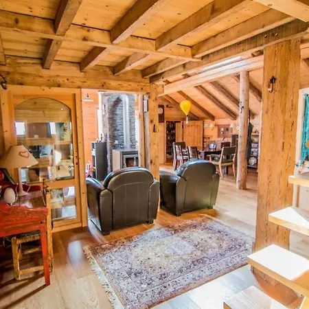 Beautiful, Atypical Loft In The Aravis * Les Clefs