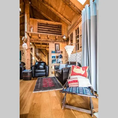 Beautiful, Atypical Loft In The Aravis Les Clefs