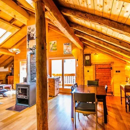 Beautiful, Atypical Loft In The Aravis Les Clefs